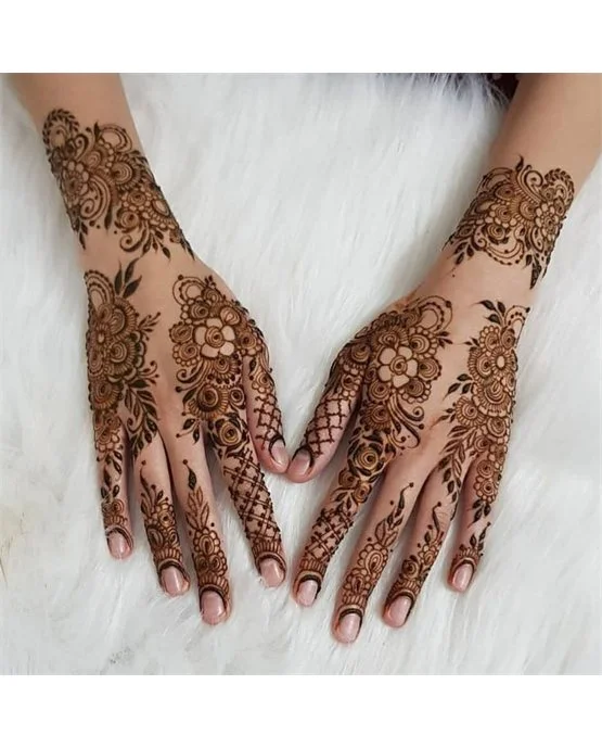Detailed Tendril And Chain Featuring Back Hand Mehndi Design